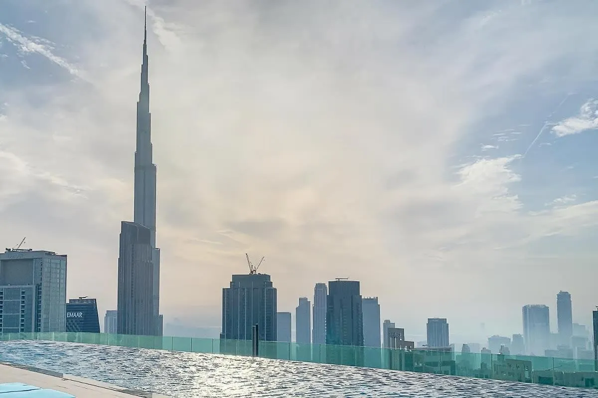 Frank Porter - Paramount Dubai Apartment