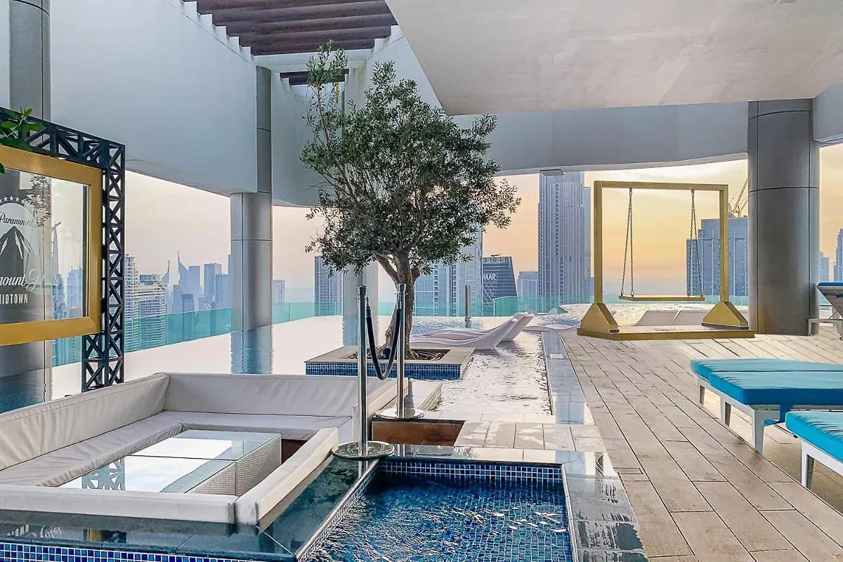 Frank Porter - Paramount Dubai 0*,