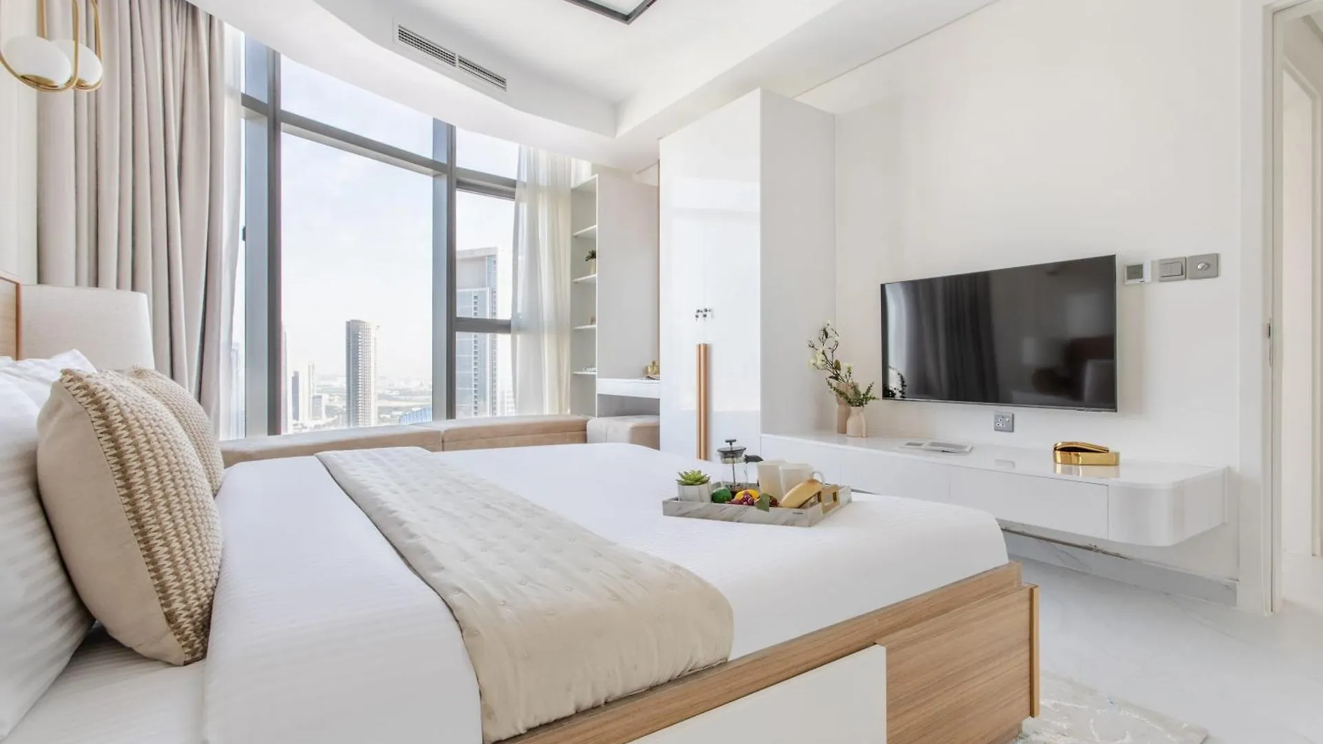 Frank Porter - Paramount Dubai United Arab Emirates